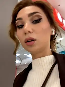 QuitieLia online show from 11.06.25