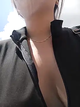 Snapshot of marena_saenz chatting on 12.20.24 marena saenz online show from 12.20.24