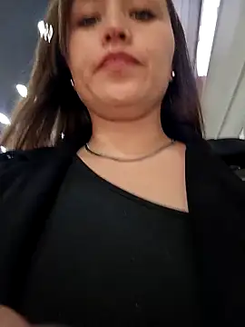 Snapshot of marena_saenz chatting on 10.24.25 marena saenz online show from 10.24.25