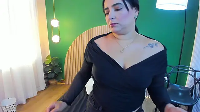 taylor bennet online show from 11.21.25