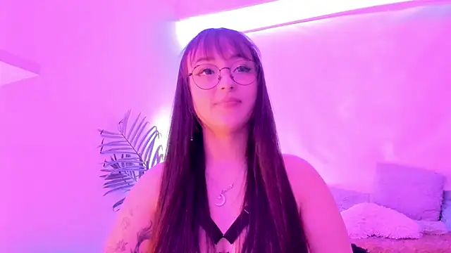 Gloomydoll online show from 10.04.25