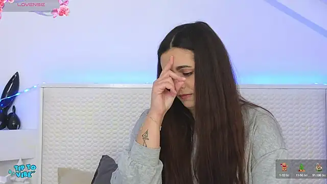 Snapshot of Eva_Rogers_ chatting on 12.03.24 Eva Rogers  online show from 12.03.24