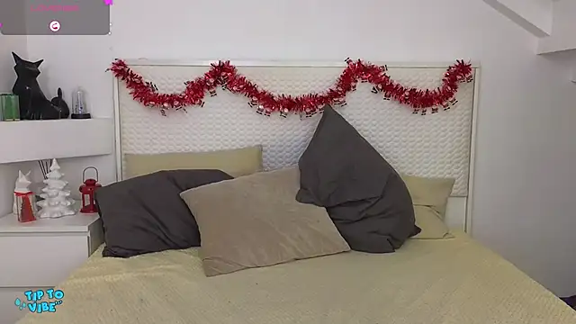 Snapshot of Eva_Rogers_ chatting on 01.06.25 Eva Rogers  online show from 01.06.25