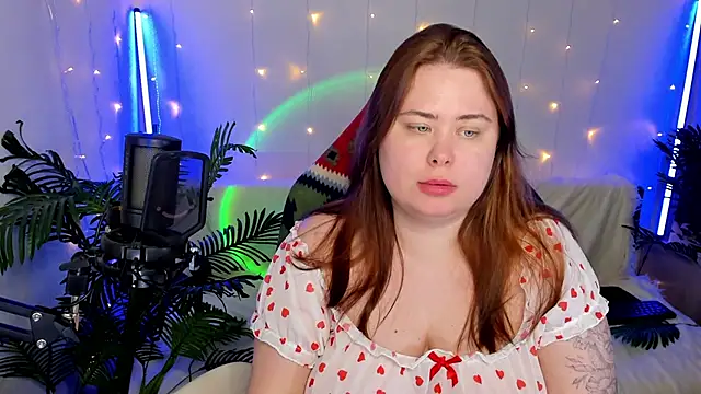 Snapshot of Akemi_BBW chatting on 01.11.25 Akemi BBW online show from 01.11.25