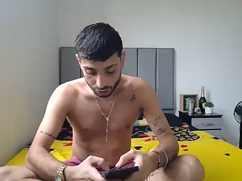 Snapshot of Evilboy555 chatting on 12.01.25 Evilboy555 online show from 12.01.25