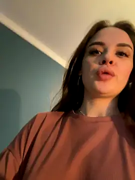 Snapshot of KristenSayles chatting on 09.21.25 KristenSayles online show from 09.21.25
