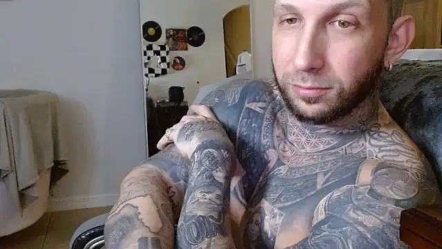 Snapshot of bobbybacala91 chatting on 09.09.25 bobbybacala91 online show from 09.09.25