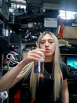 Snapshot of eva-2023 chatting on 03.20.25 eva-2023 online show from 03.20.25