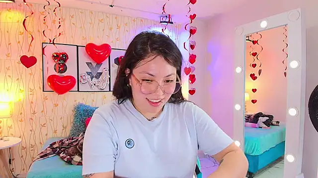 Snapshot of Isa_reel chatting on 02.14.25 Isa reel online show from 02.14.25