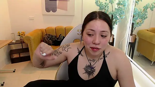 Snapshot of Isa_reel chatting on 03.04.25 Isa reel online show from 03.04.25
