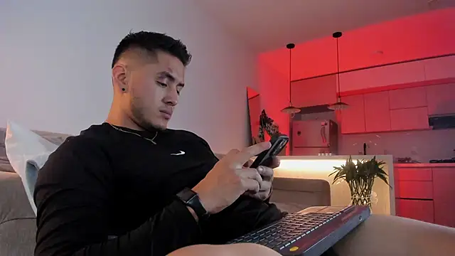 Snapshot of Chriskyle_ chatting on 12.08.24 Chriskyle  online show from 12.08.24