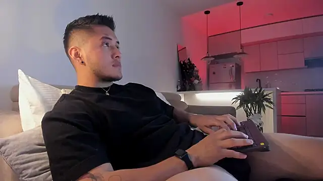 Snapshot of Chriskyle_ chatting on 01.25.25 Chriskyle  online show from 01.25.25