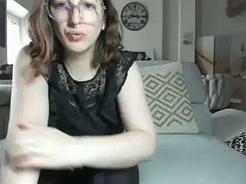Snapshot of prunelle_sexy chatting on 09.12.25 prunelle sexy online show from 09.12.25