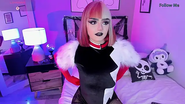 Snapshot of Liza_Sweett chatting on 10.31.25 Liza Sweett online show from 10.31.25