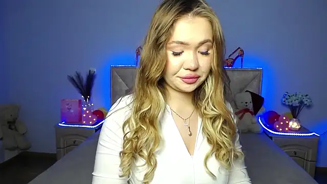 Snapshot of StacyYellig chatting on 01.18.25 StacyYellig online show from 01.18.25