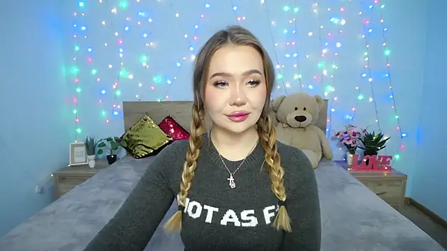 Snapshot of StacyYellig chatting on 01.25.25 StacyYellig online show from 01.25.25