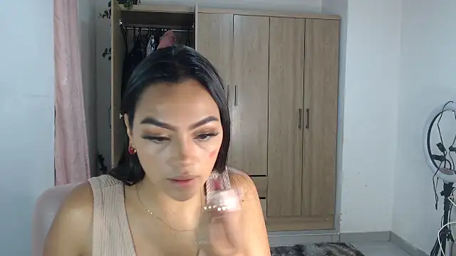 Snapshot of fairylatin222 chatting on 02.04.25 fairylatin222 online show from 02.04.25