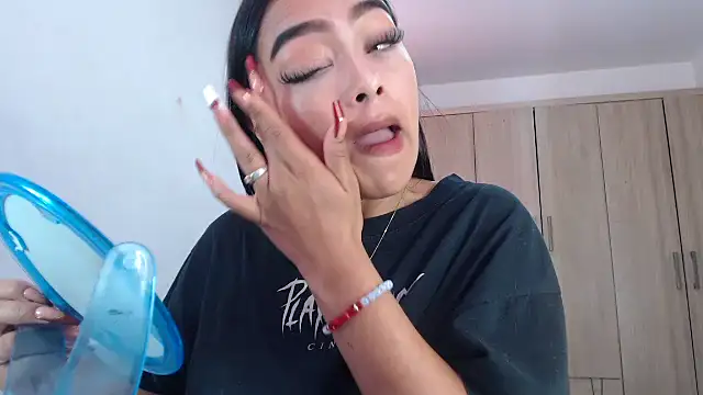 Snapshot of fairylatin222 chatting on 02.07.25 fairylatin222 online show from 02.07.25