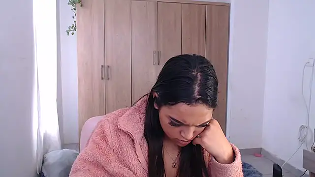 Snapshot of fairylatin222 chatting on 02.17.25 fairylatin222 online show from 02.17.25