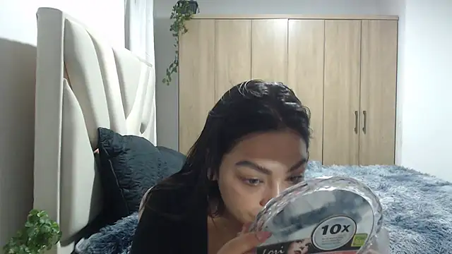 Snapshot of fairylatin222 chatting on 03.15.25 fairylatin222 online show from 03.15.25