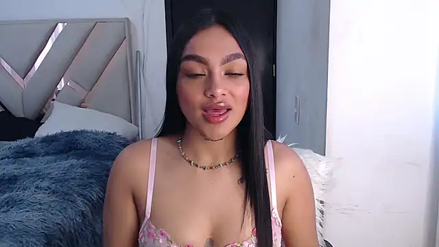 Snapshot of fairylatin222 chatting on 09.09.25 fairylatin222 online show from 09.09.25