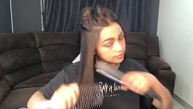 Snapshot of fairylatin222 chatting on 11.24.25 fairylatin222 online show from 11.24.25