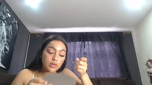 Snapshot of fairylatin222 chatting on 11.30.25 fairylatin222 online show from 11.30.25