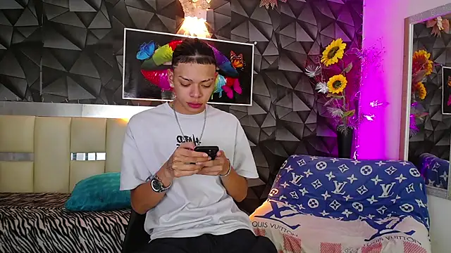 Snapshot of Harry_jhonsson chatting on 01.04.25 Harry jhonsson online show from 01.04.25