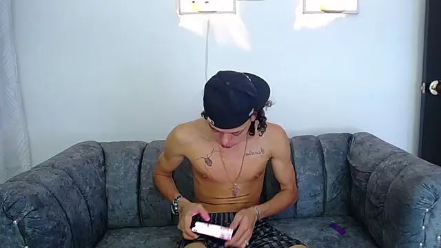 Snapshot of Harry_jhonsson chatting on 02.07.25 Harry jhonsson online show from 02.07.25