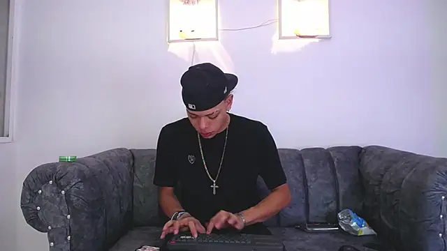 Snapshot of Harry_jhonsson chatting on 02.12.25 Harry jhonsson online show from 02.12.25