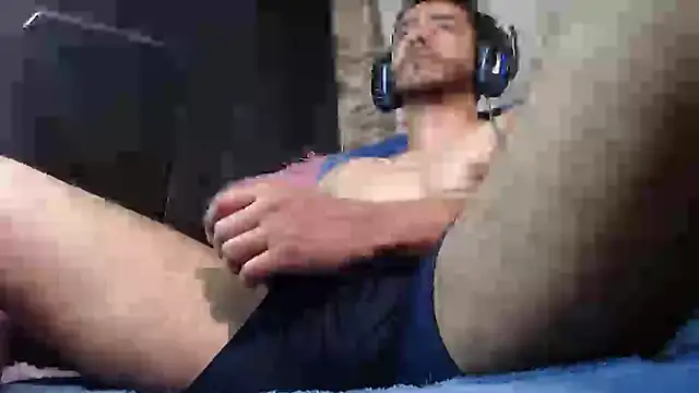 Snapshot of Tommhot chatting on 02.13.25 Tommhot online show from 02.13.25