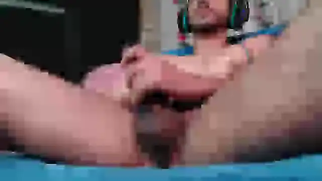 Snapshot of Tommhot chatting on 03.08.25 Tommhot online show from 03.08.25