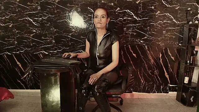 Snapshot of Julieta_Wall_ chatting on 09.14.25 Julieta Wall  online show from 09.14.25