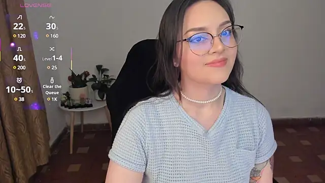 Snapshot of anaveleeez chatting on 02.27.25 anaveleeez online show from 02.27.25