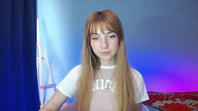 Snapshot of LuciaYoung chatting on 01.21.25 LuciaYoung online show from 01.21.25