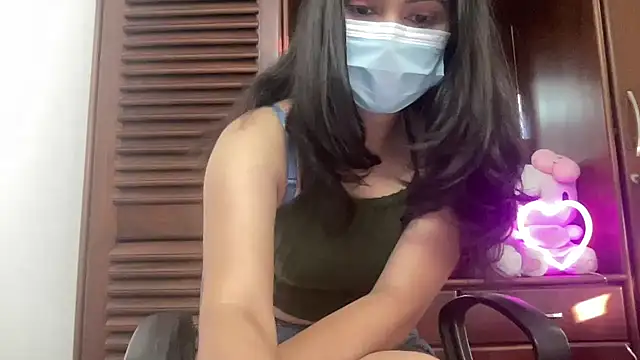 Snapshot of Princess_Lily chatting on 02.10.25 Princess Lily online show from 02.10.25