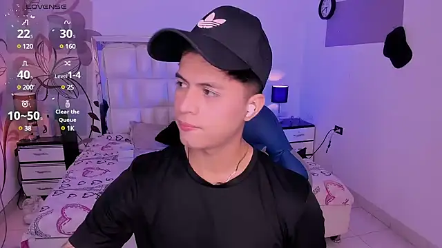 Snapshot of Niicky1_ chatting on 12.11.24 Niicky1 online show from 12.11.24