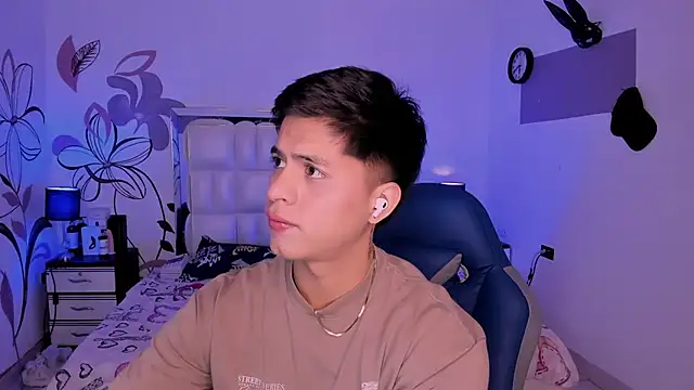 Snapshot of Niicky1_ chatting on 12.12.24 Niicky1 online show from 12.12.24