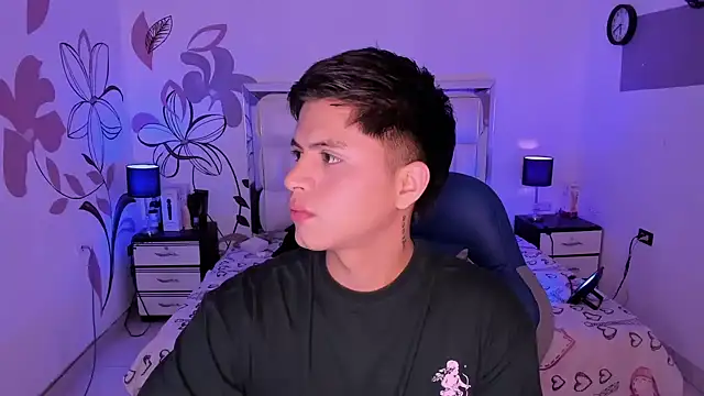 Snapshot of Niicky1_ chatting on 12.14.24 Niicky1 online show from 12.14.24