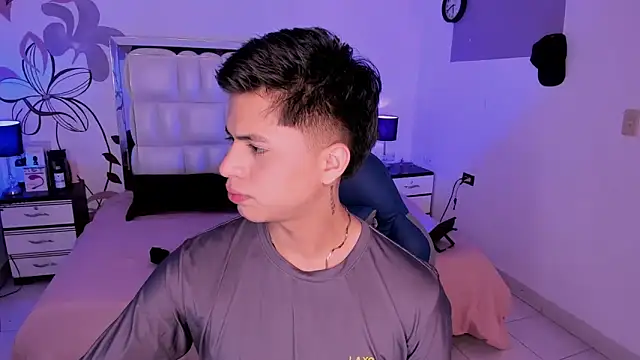 Snapshot of Niicky1_ chatting on 12.29.24 Niicky1 online show from 12.29.24