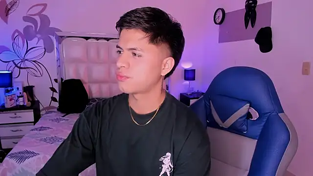 Snapshot of Niicky1_ chatting on 01.15.25 Niicky1 online show from 01.15.25