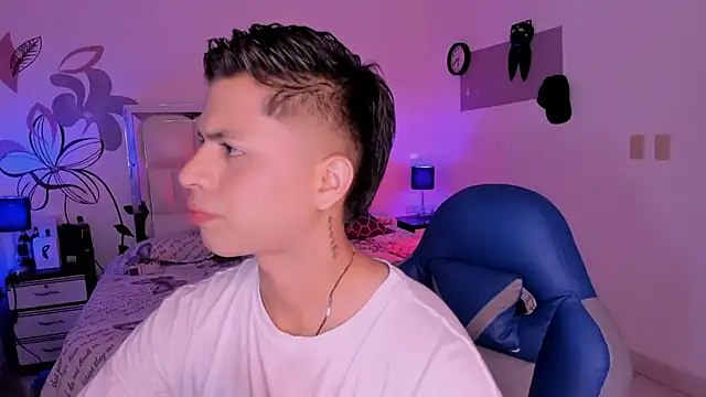 Snapshot of Niicky1_ chatting on 02.18.25 Niicky1 online show from 02.18.25