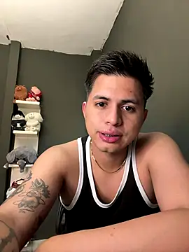 Snapshot of Niicky1_ chatting on 10.28.25 Niicky1 online show from 10.28.25