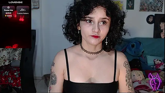 kitty22  online show from 11.25.25