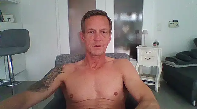 Snapshot of dirks71 chatting on 02.22.25 dirks71 online show from 02.22.25