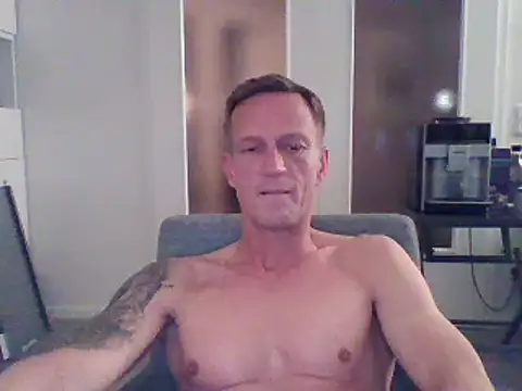 Snapshot of dirks71 chatting on 02.28.25 dirks71 online show from 02.28.25