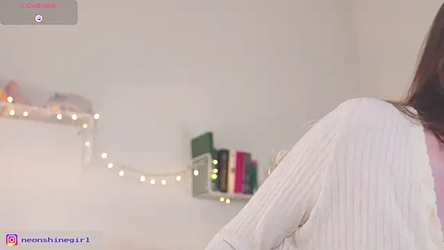 NeonShine online show from 09.19.25