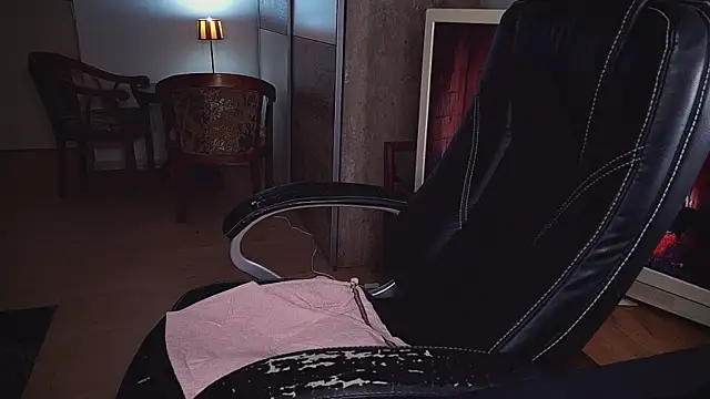 Snapshot of officeman7 chatting on 01.04.25 officeman7 online show from 01.04.25