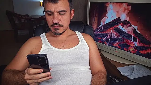 Snapshot of officeman7 chatting on 02.06.25 officeman7 online show from 02.06.25