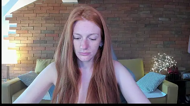 Snapshot of Aliceginger99 chatting on 09.19.25 Aliceginger99 online show from 09.19.25